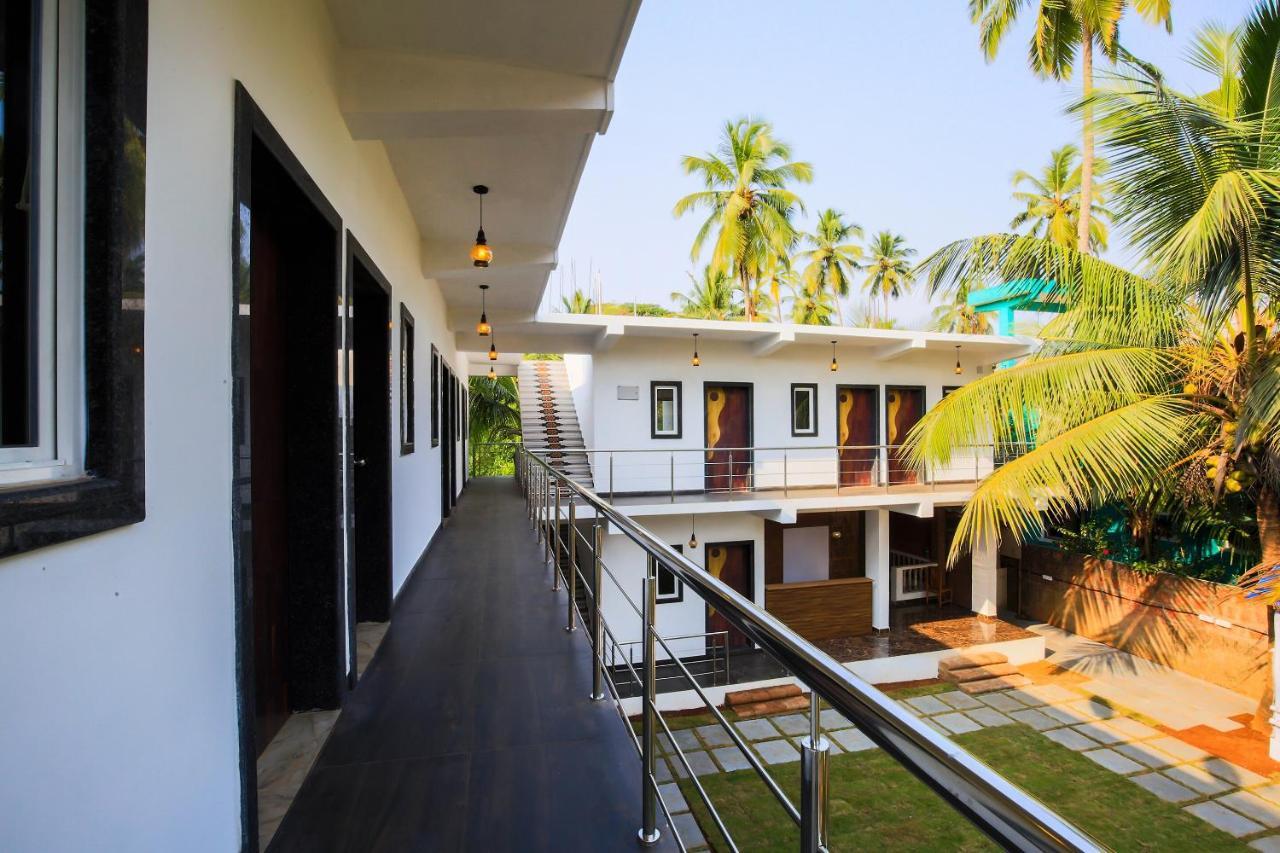 Oyo 24173 La Conceicao Aldeia Morjim Hotel Luaran gambar
